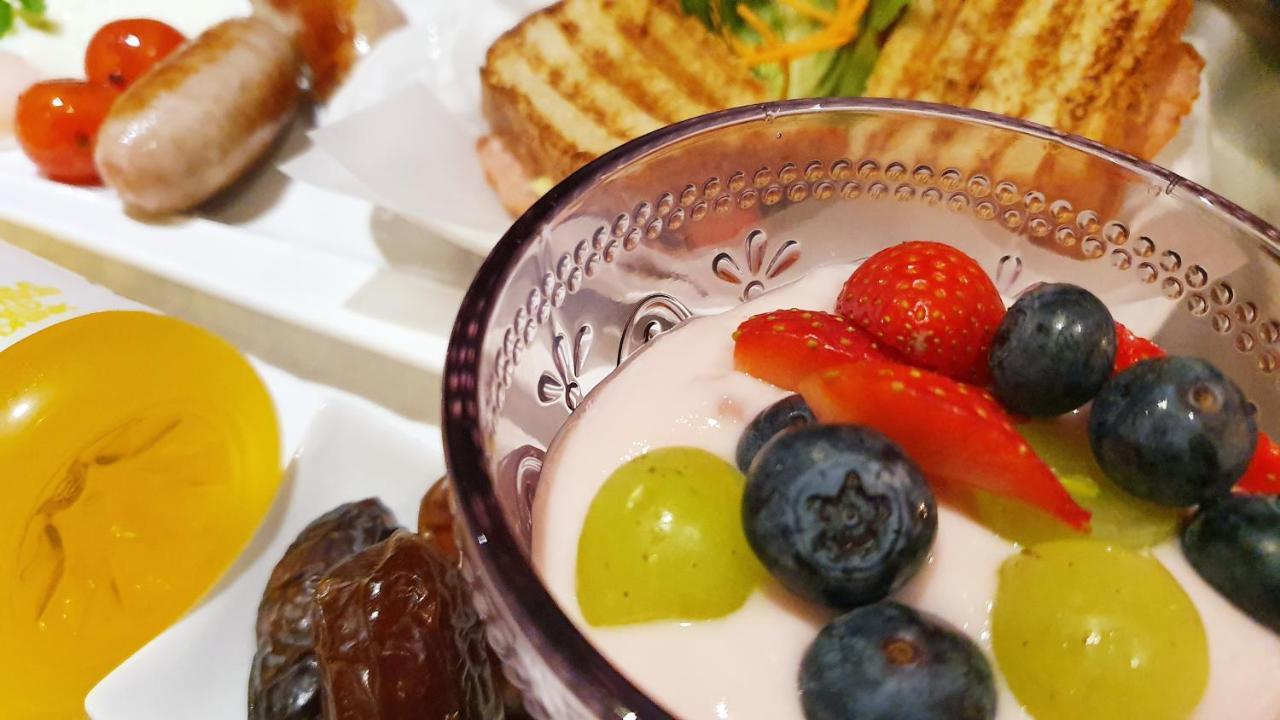 Keret Accommodation Белвил Екстериор снимка