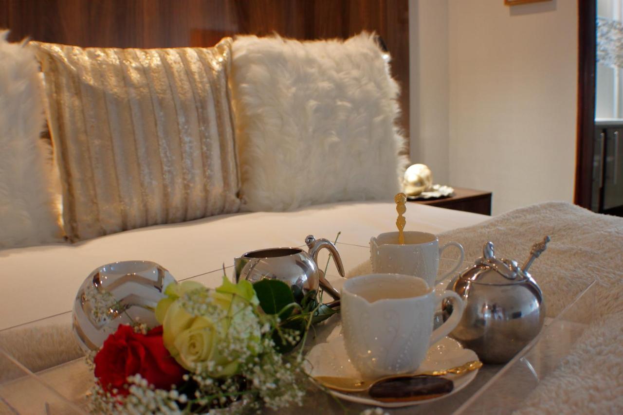 Keret Accommodation Белвил Екстериор снимка