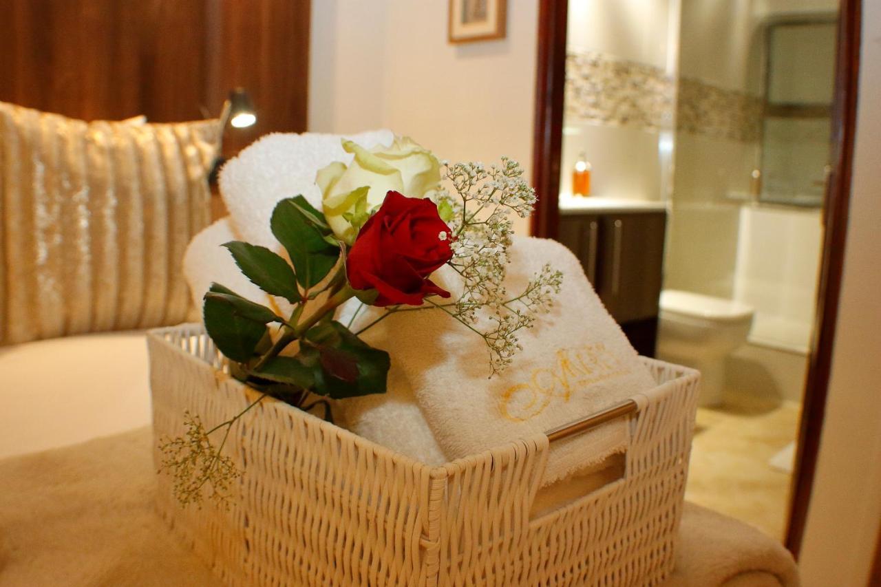 Keret Accommodation Белвил Екстериор снимка